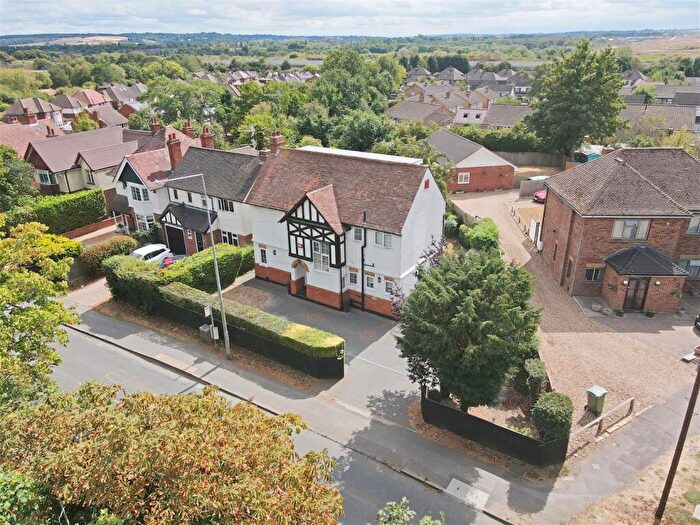 5 Bedroom Detached House For Sale In Buckingham Road, Bletchley, Milton Keynes, MK3