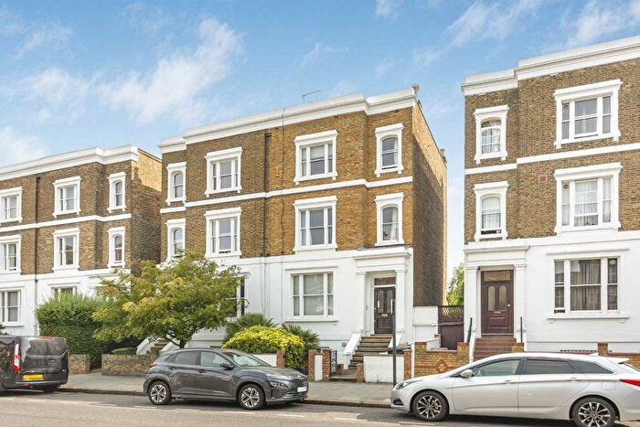 2 Bedroom Flat For Sale In Stockwell Road, Stockwell, SW9