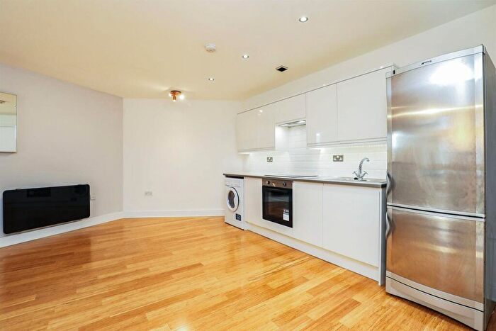1 Bedroom Apartment For Sale In Bute Terrace, Cardiff, CF10