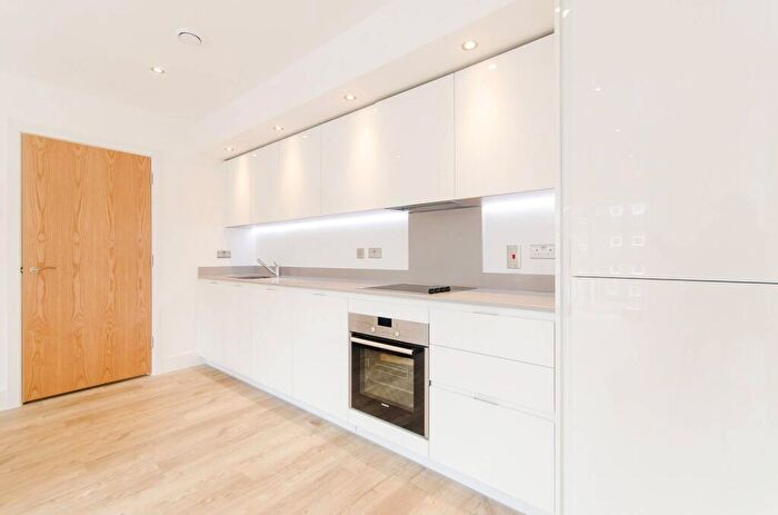 2 Bedroom Flat To Rent In Lyon Square, Harrow, HA1