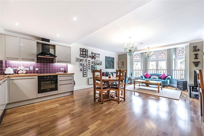 2 Bedroom Flat To Rent In Royal Parade, - Elmdale Road, Bristol, BS8