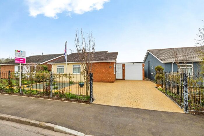 2 Bedroom Detached Bungalow For Sale In Hollywell Road, Lincoln, LN5