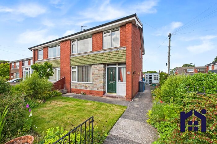 3 Bedroom Semi-Detached House For Sale In Cotswold Close, Eccleston, PR7