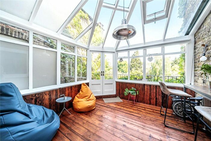 2 Bedroom Apartment To Rent In North End, Hampstead, NW3