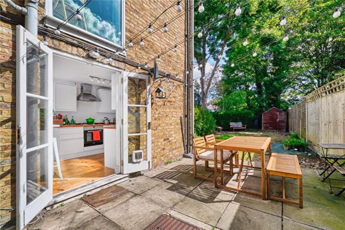 1 Bedroom Apartment For Sale In Amersham Road, London, SE14