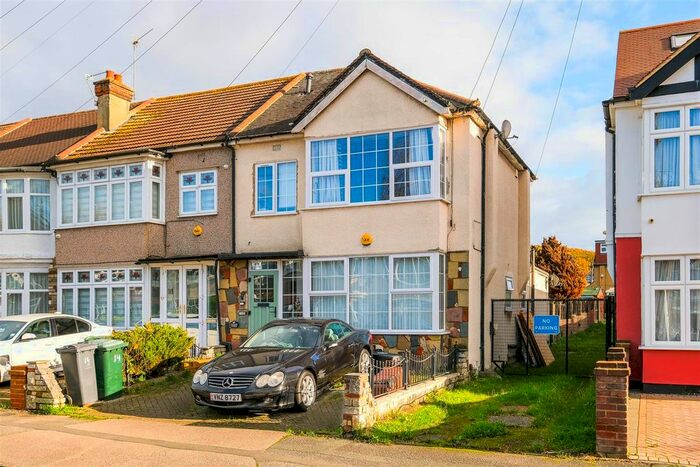 1 Bedroom Flat To Rent In Ainslie Wood Gardens, London, E4