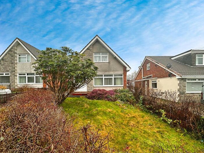 3 Bedroom Detached House For Sale In Bryn Rhedyn, Pencoed, Bridgend, CF35