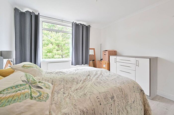 3 Bedroom Flat To Rent In Stratford Road, Watford, WD17