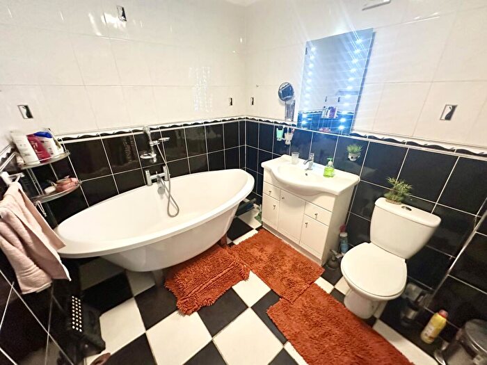 4 Bedroom Detached House To Rent In Greening Road, Rothwell, Kettering, NN14