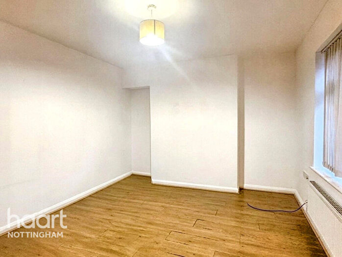 3 Bedroom Semi Detached House For Sale In Roker Close, Nottingham, NG8