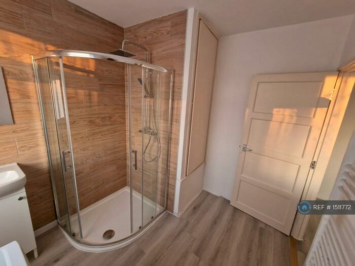 Studio To Rent In Marlowe Square, Mitcham, CR4