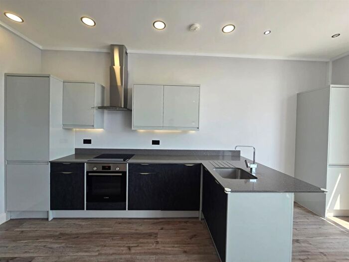 2 Bedroom Flat To Rent In Lancaster Road, Barnet, EN4