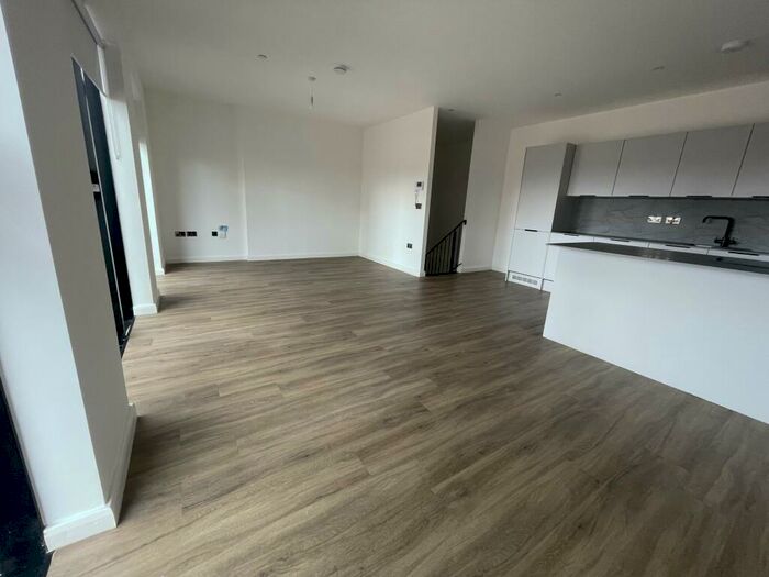 2 Bedroom Flat To Rent In Bishopgate Gardens, Bishopgate, Preston, PR1