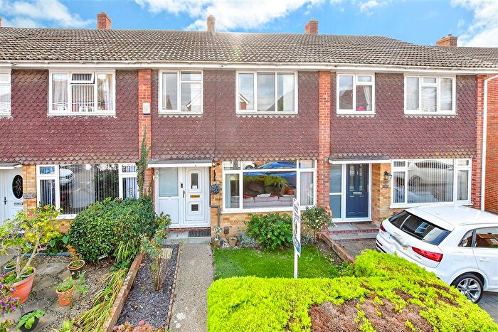 3 Bedroom Terraced House For Sale In Knox Road, Havant, Hampshire, PO9
