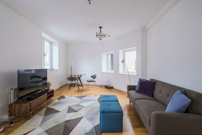 2 Bedroom Apartment To Rent In Trinity Square, Epc: C, EC3N