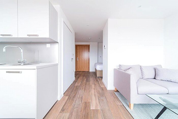 Studio To Rent In Berkshire House, Queen Street, Maidenhead, Berkshire, SL6