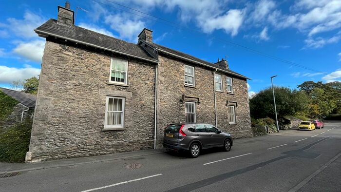 3 Bedroom Flat For Sale In Burneside, Kendal, LA9