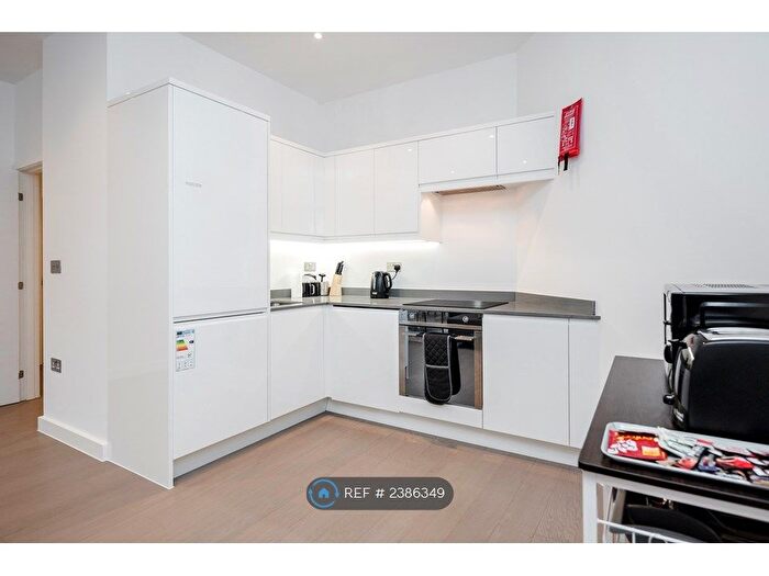 1 Bedroom Flat To Rent In Ziggurat House, St Albans, AL1