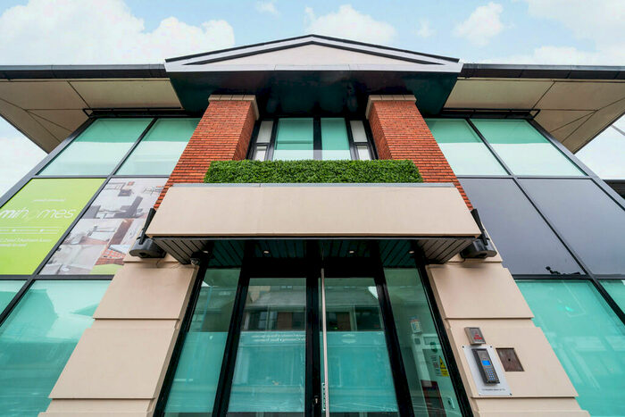 2 Bedroom Apartment To Rent In Key Point, Potters Bar, EN6