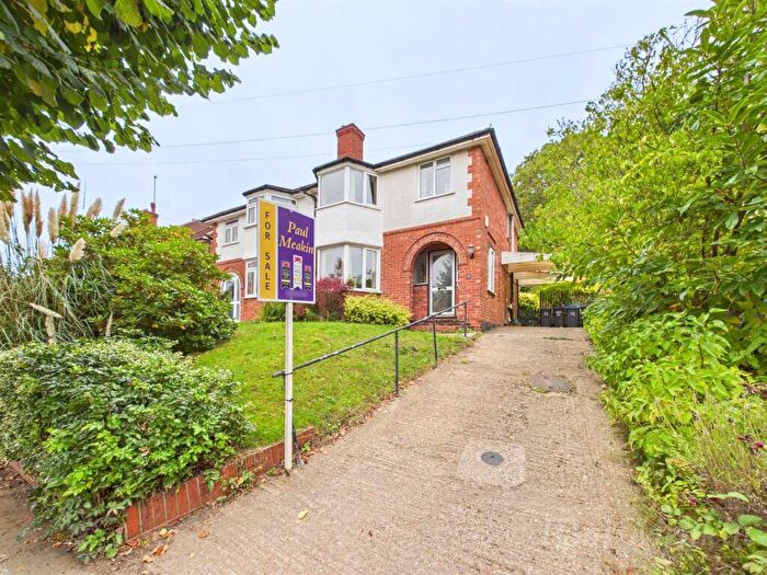 3 Bedroom House For Sale In Foxearth Road, South Croydon, CR2