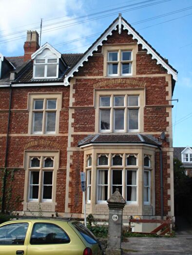 3 Bedroom Flat To Rent In Hurle Crescent, Clifton, Bristol, BS8