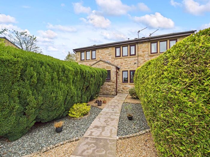 2 Bedroom Town House To Rent In The Close, Skipton, BD23