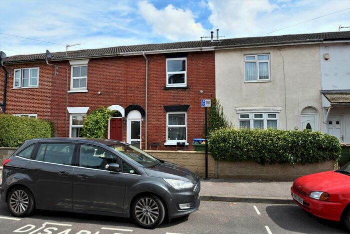 3 Bedroom Semi-Detached House To Rent In Firgrove Road, Southampton, SO15