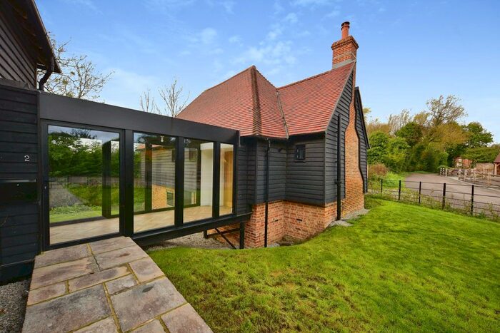 5 Bedroom Barn Conversion For Sale In Tanyard Lane, Lenham, Maidstone, Kent, ME17