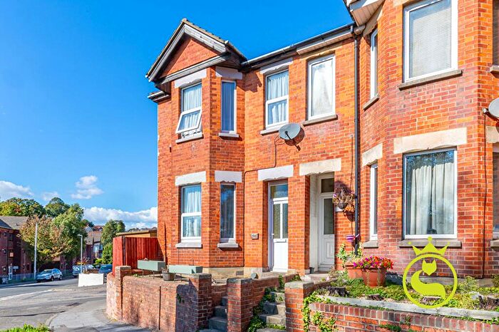 3 Bedroom End Of Terrace House For Sale In Bournemouth Road, Poole, BH14