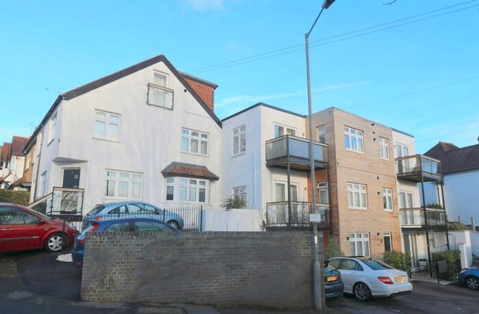1 Bedroom Flat To Rent In Pinions Road, High Wycombe, HP13