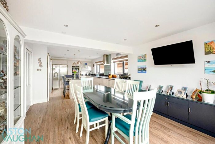 4 Bedroom Detached House For Sale In Wanderdown Road, Ovingdean, BN2