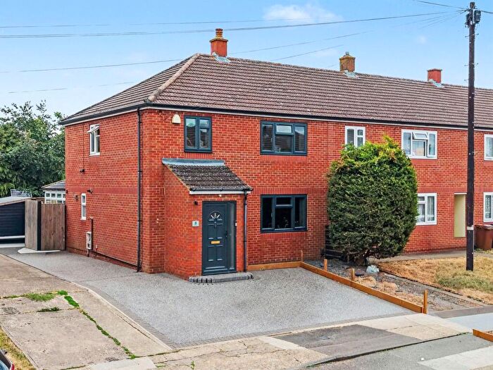3 Bedroom End Of Terrace House For Sale In Stoneley, Letchworth Garden City, SG6