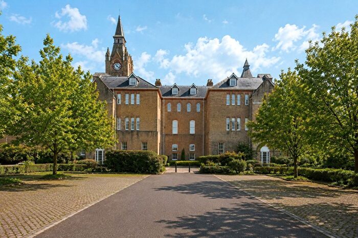 2 Bedroom Flat To Rent In Florence Way, Knaphill, Woking, Surrey, GU21