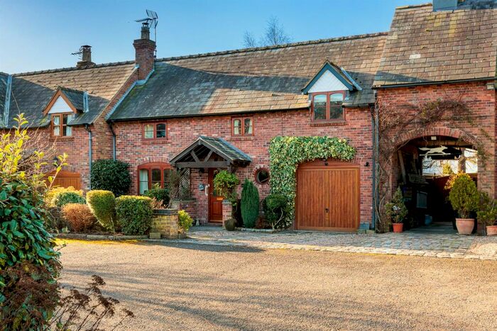 3 Bedroom Semi-Detached House For Sale In Oaktree Court, Willington Corner, Willington, Tarporley, CW6