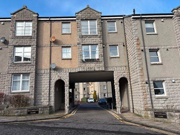 2 Bedroom Flat To Rent In Willowgate Close, Aberdeen, AB11