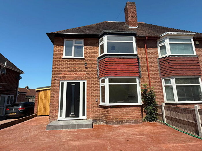 3 Bedroom Semi-Detached House For Sale In Knightsbridge Road, Solihull, B92