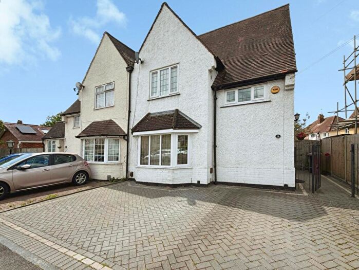 3 Bedroom Semi Detached House For Sale In St Andrews Way, Cippenham, SL1