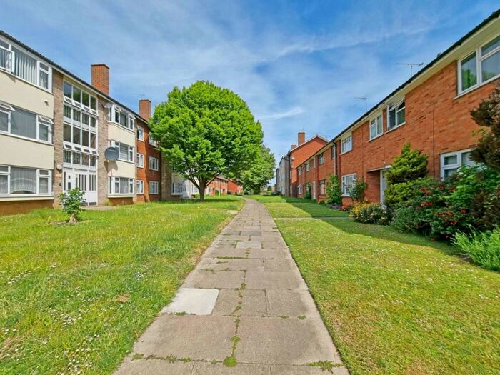 2 Bedroom Apartment To Rent In Defoe Road, Ipswich, IP1