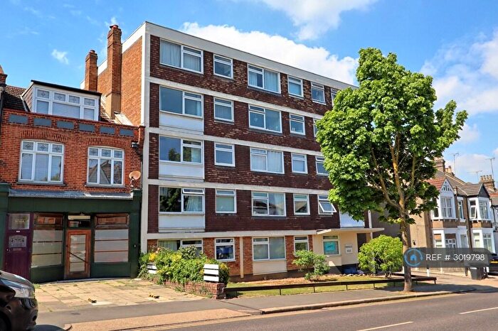 2 Bedroom Flat To Rent In Elm Road, Leigh-On-Sea, SS9