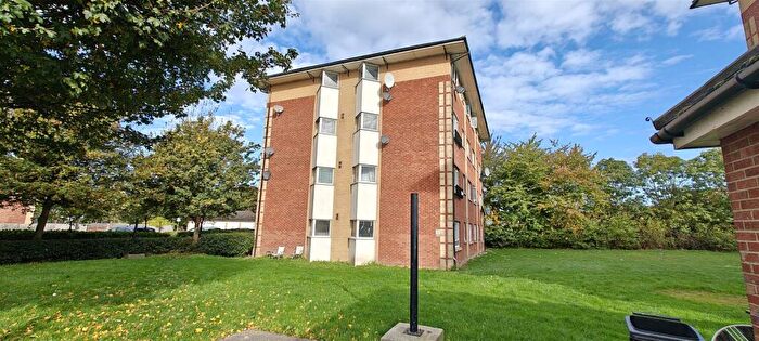1 Bedroom Flat For Sale In Pentland Close, Edmonton, N9