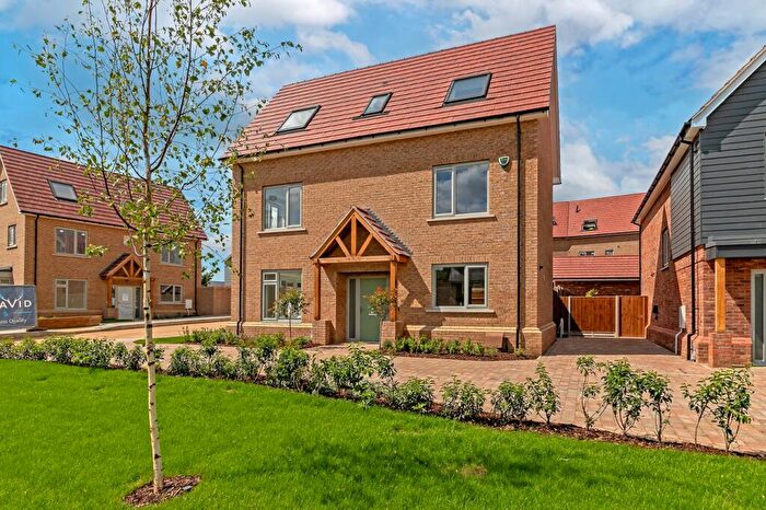 4 Bedroom Detached House For Sale In Chequer Tree Way, Maulden, Bedfordshire, MK45