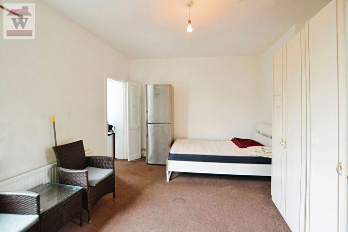 1 Bedroom Flat To Rent In Kingsley Road, Hounslow, TW3