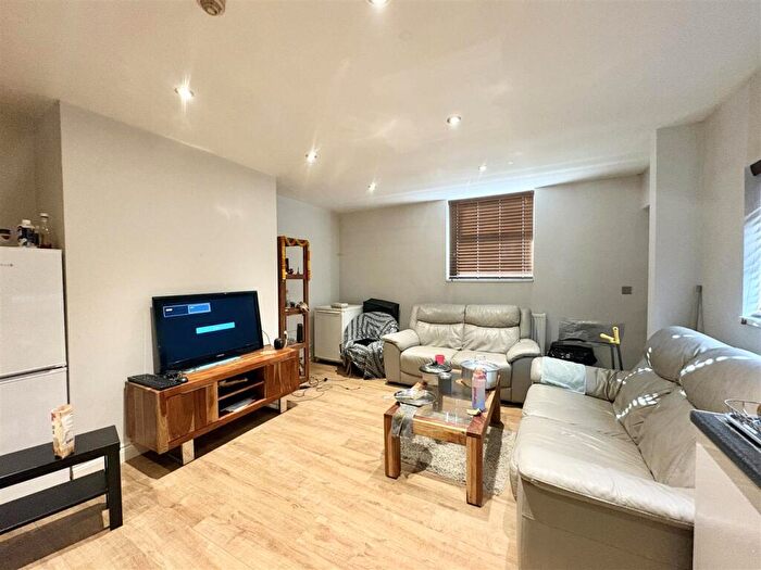 2 Bedroom Apartment To Rent In Loughborough Road, West Bridgford, Nottingham, NG2