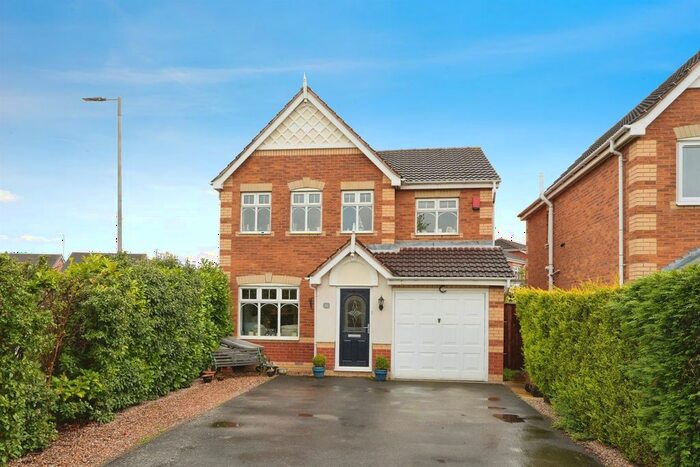 4 Bedroom Detached House For Sale In Whinbeck Avenue, Normanton, WF6