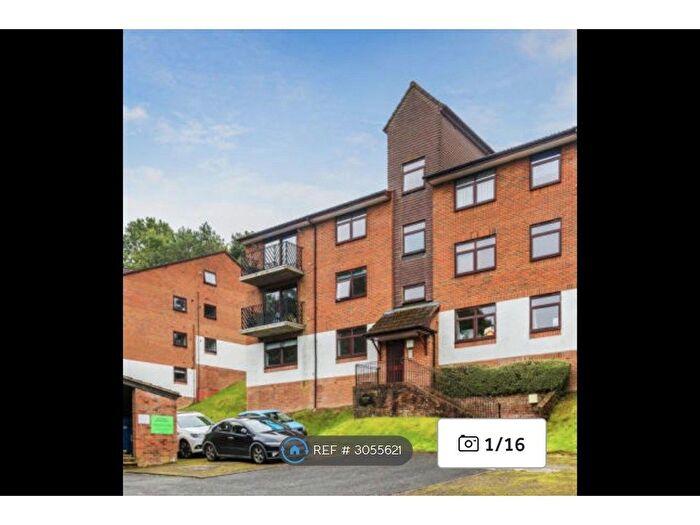 2 Bedroom Flat To Rent In Hillside Road, Whyteleafe, CR3