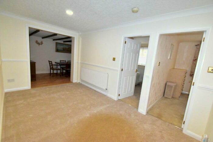 2 Bedroom Detached Bungalow For Sale In Henry Street, Redhill, Nottingham, Nottinghamshire, NG5