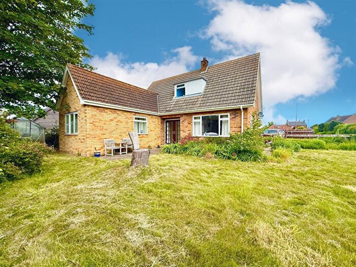 3 Bedroom Detached House For Sale In Stalham Road, Hickling, NR12