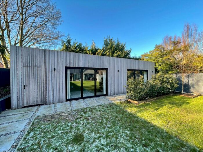 1 Bedroom Detached Bungalow To Rent In Heathfield, Royston, SG8