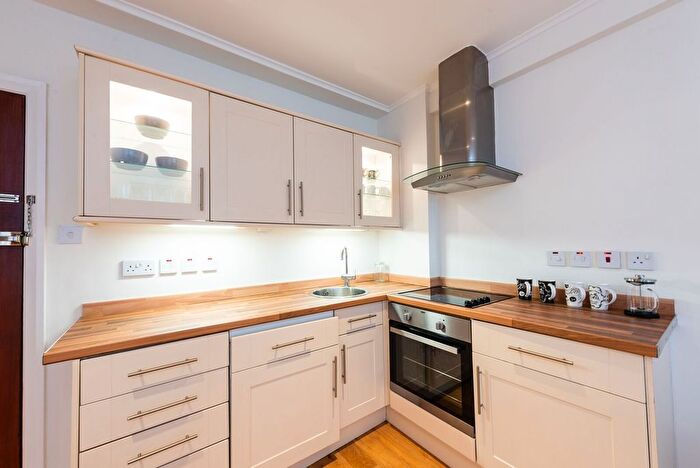 Studio To Rent In Nell Gwynn House, Chelsea, London, SW3