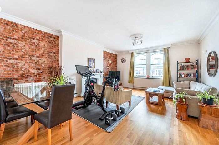 2 Bedroom Flat For Sale In Holland Road, Holland Park, London, W14